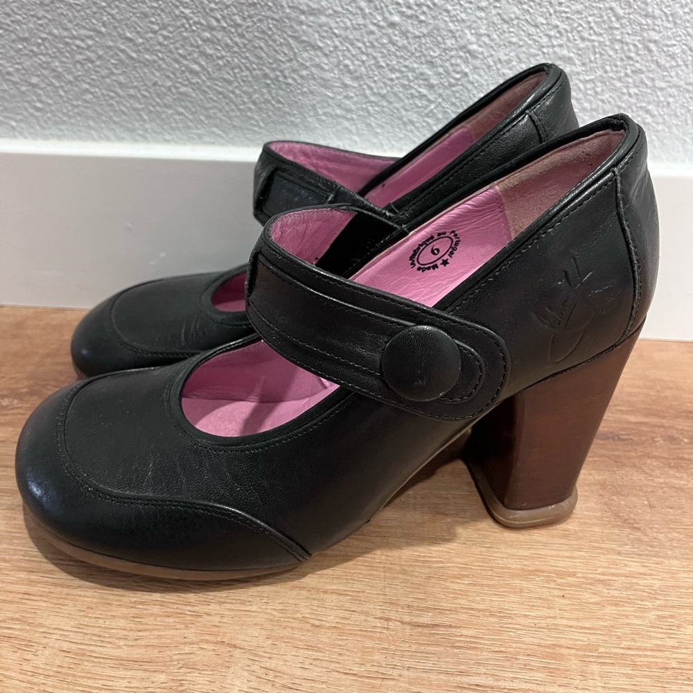 John Fluevog Black Mary Jane Heels with Pink Lining - Picture 1 of 10